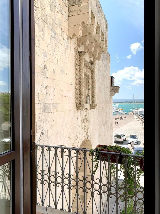 La Gorgone Ortigia Suites Сиракузы Экстерьер фото