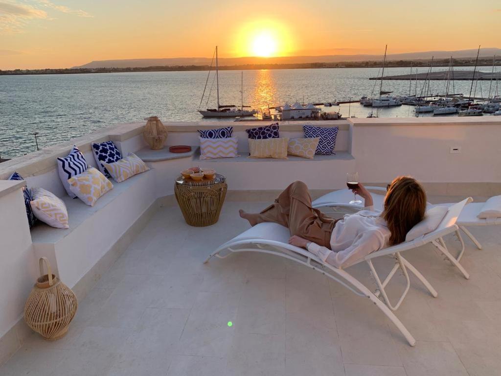 La Gorgone Ortigia Suites Сиракузы Экстерьер фото